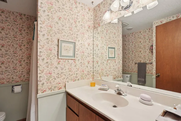 $575,000 | 3225 465th Street, Harris, MN 55032