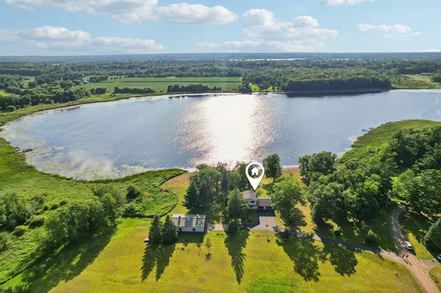 $575,000 | 3225 465th Street, Harris, MN 55032