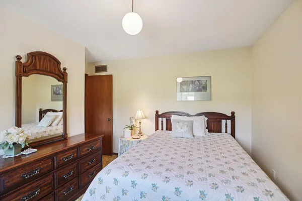 $575,000 | 3225 465th Street, Harris, MN 55032