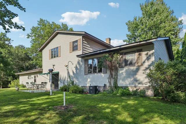 $575,000 | 3225 465th Street, Harris, MN 55032