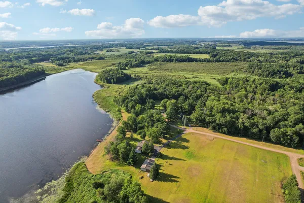 $575,000 | 3225 465th Street, Harris, MN 55032