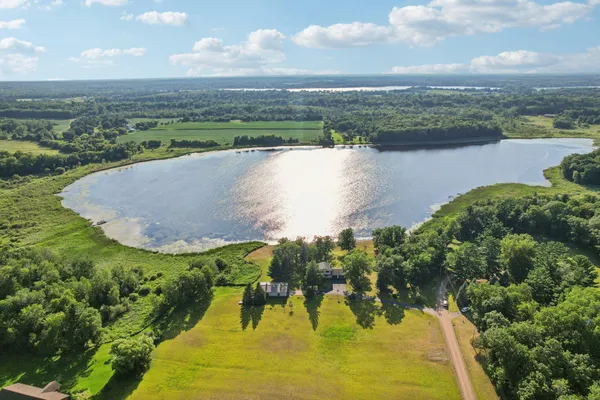 $575,000 | 3225 465th Street, Harris, MN 55032