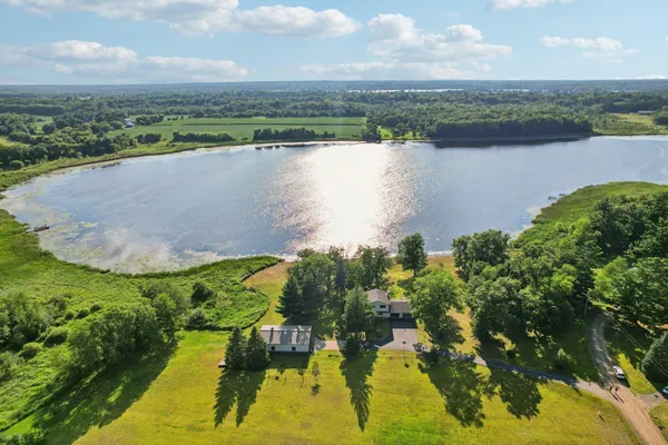 $575,000 | 3225 465th Street, Harris, MN 55032