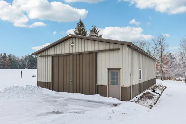 $575,000 | 3225 465th Street, Harris, MN 55032