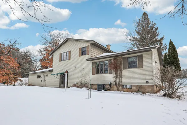 $575,000 | 3225 465th Street, Harris, MN 55032