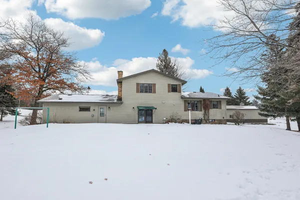 $575,000 | 3225 465th Street, Harris, MN 55032