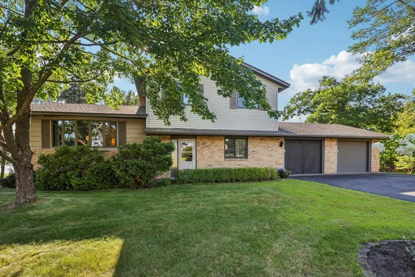 $575,000 | 3225 465th Street, Harris, MN 55032