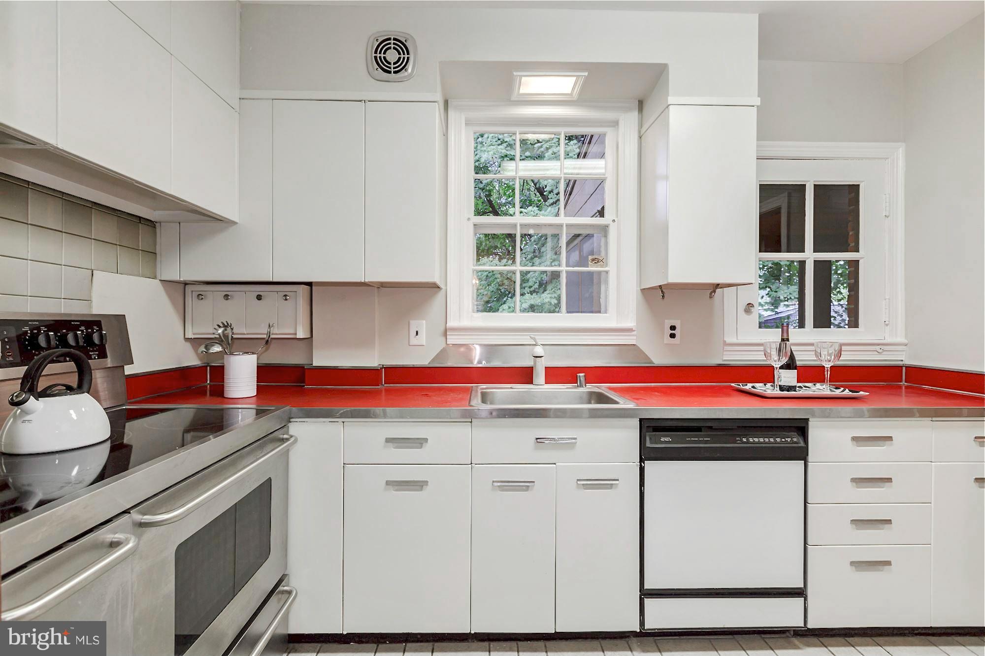 1411 Locust Road Northwest Washington, DC 20012 - Photo 11 of 30 Kitchen