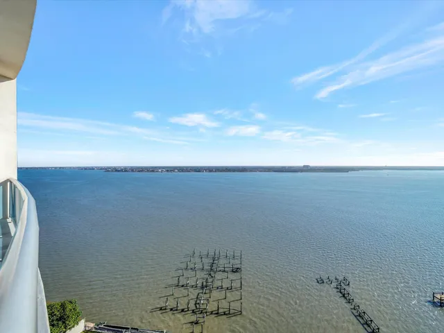 a view of an entryway with seating area