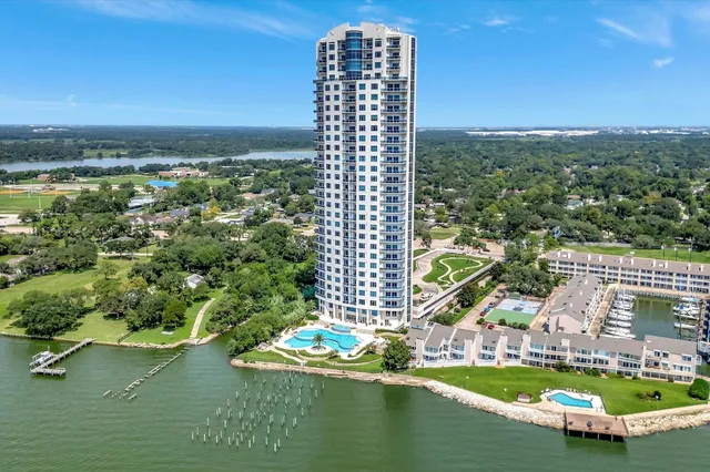 $550,000 | 4821 East NASA Parkway, Unit 11W, Seabrook, TX 77586