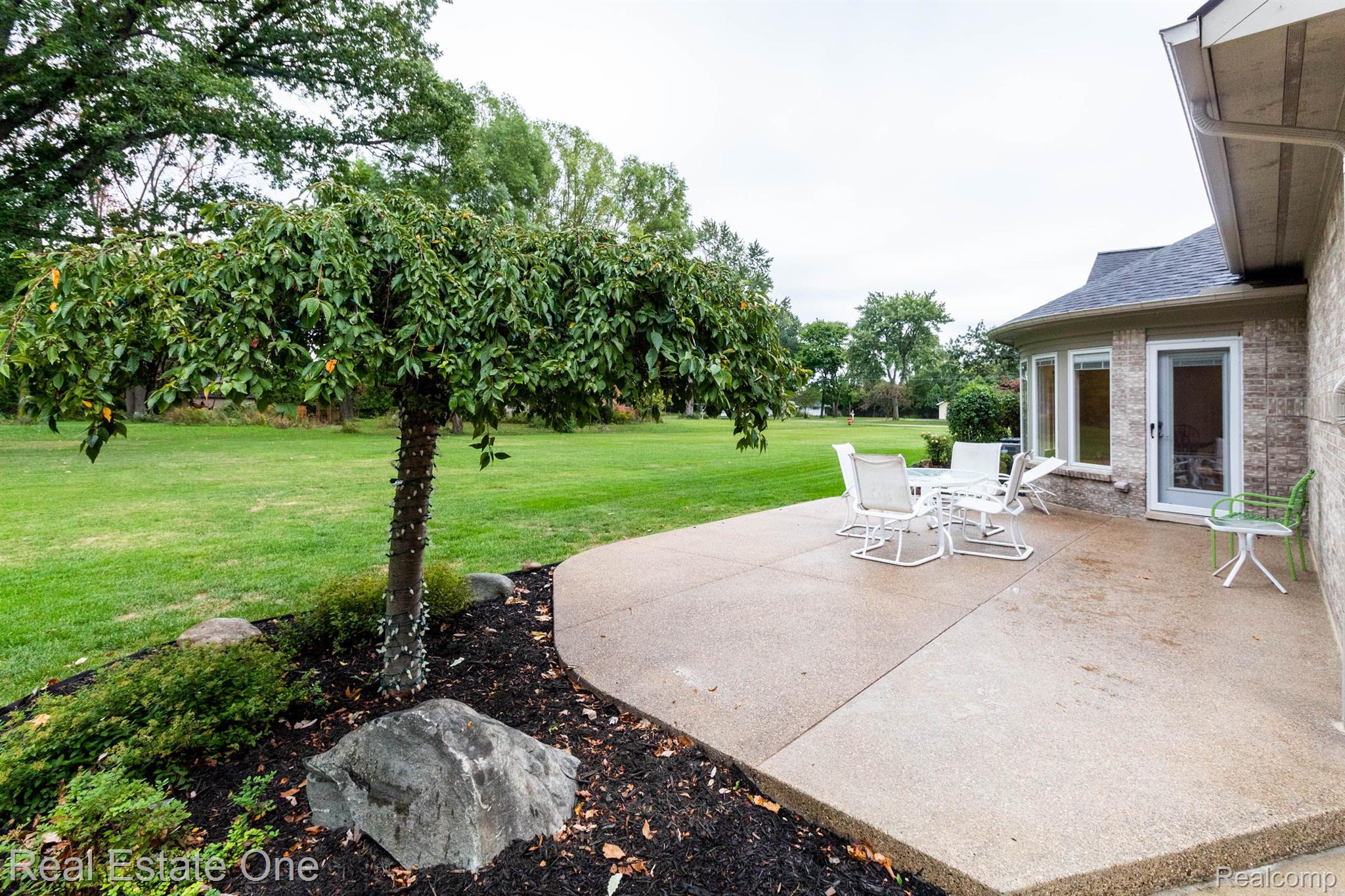 350 Nawakwa Road Rochester, MI 48307 - Photo 5 of 32 Gallery Image 5