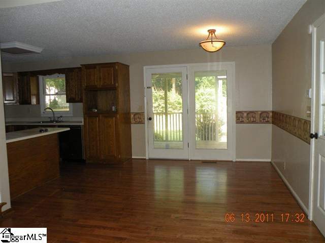 208 Colony Road Taylors, SC 29687 - Photo 8 of 18 Gallery Image 8