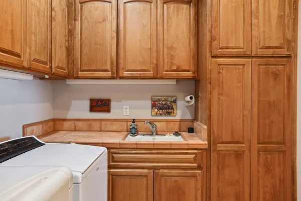 $1,650,000 | 16025 East Harney Lane, Lodi, CA 95240