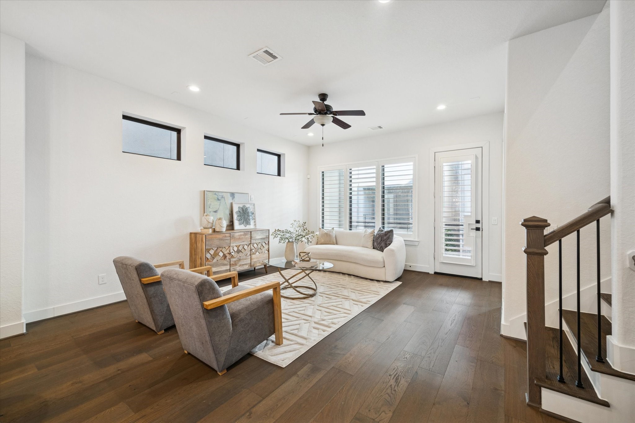 1122 Thompson Street Houston, TX 77007 - Photo 10 of 25 a living room with furniture and a large window