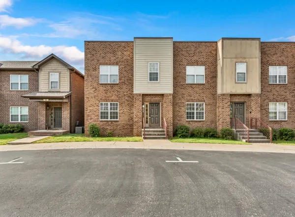 $289,900 | 94 Promontory Lane, Clarksville, TN 37040