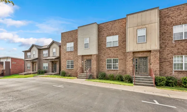 $289,900 | 94 Promontory Lane, Clarksville, TN 37040