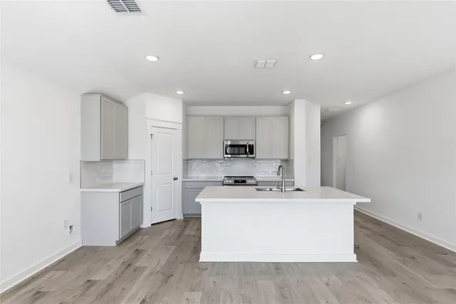 $299,990 | 109 Lonely Lobo Drive, Jarrell, TX 76537