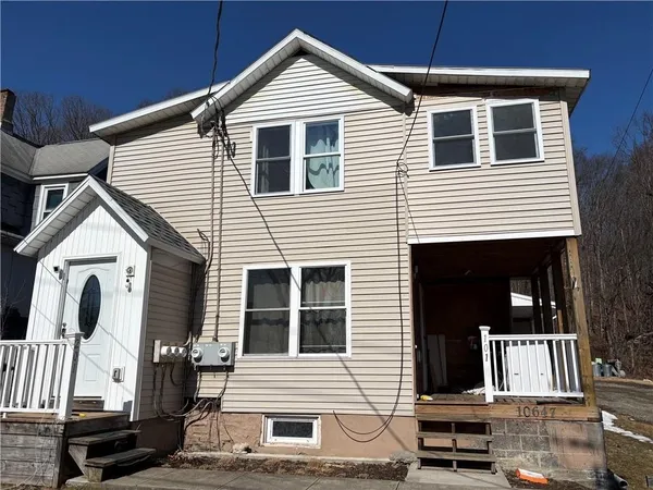 $900 | 10647 Pinewood Avenue, Unit 202, Corning, NY 14830