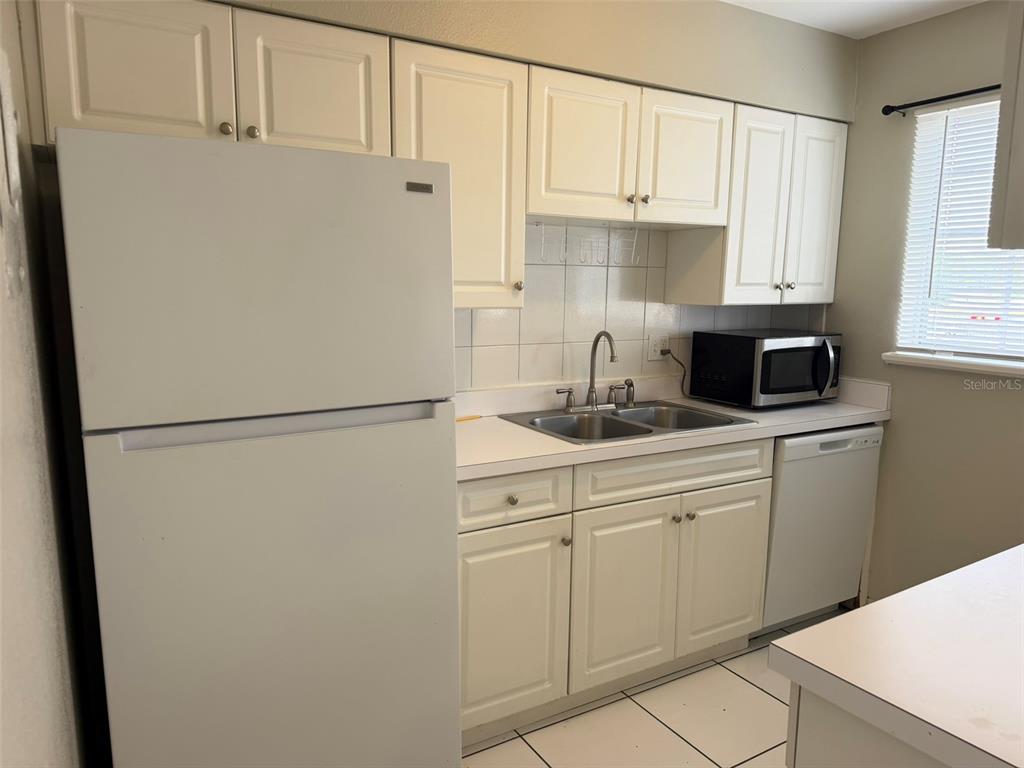 5317 Curry Ford Road, Unit Q201 Orlando, FL 32812 - Photo 4 of 15