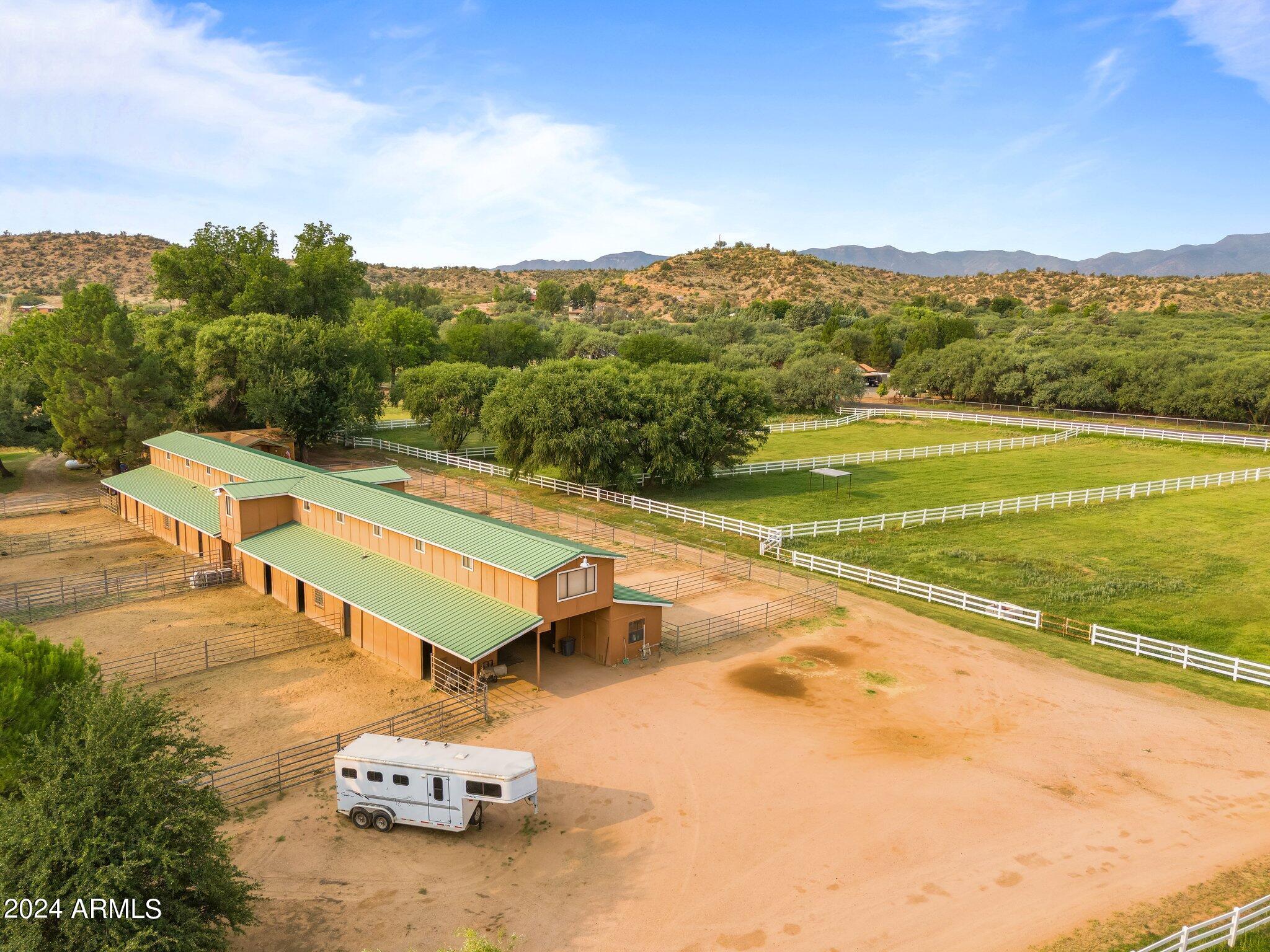 1385 South Loy Road Cornville, AZ 86325 - Photo 37 of 54 Stables