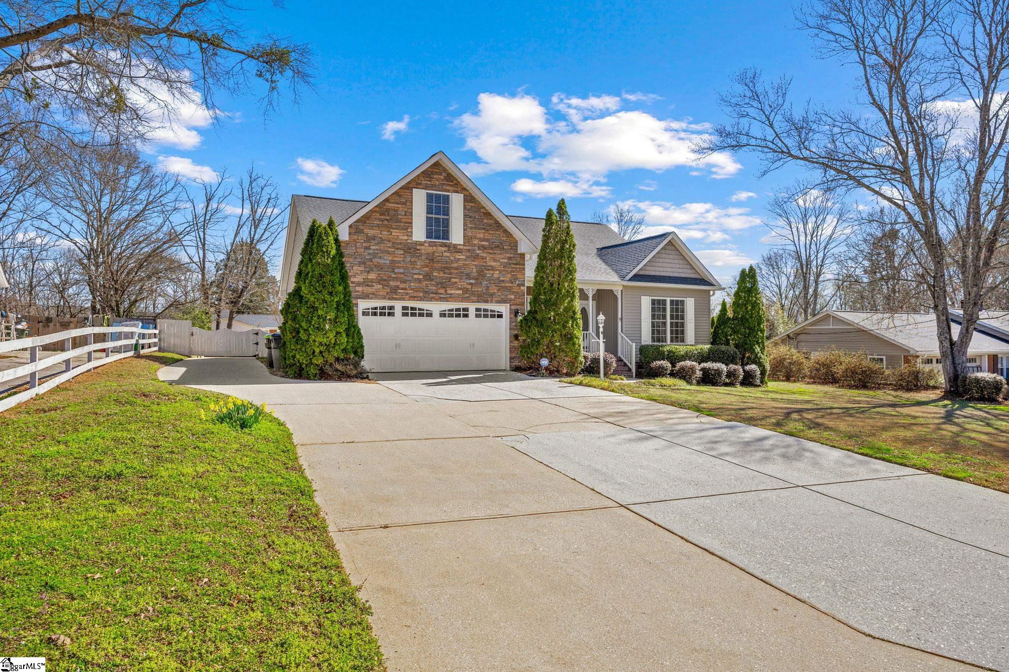 9 Randy Drive Taylors, SC 29687 - Photo 2 of 49 Gallery Image 2