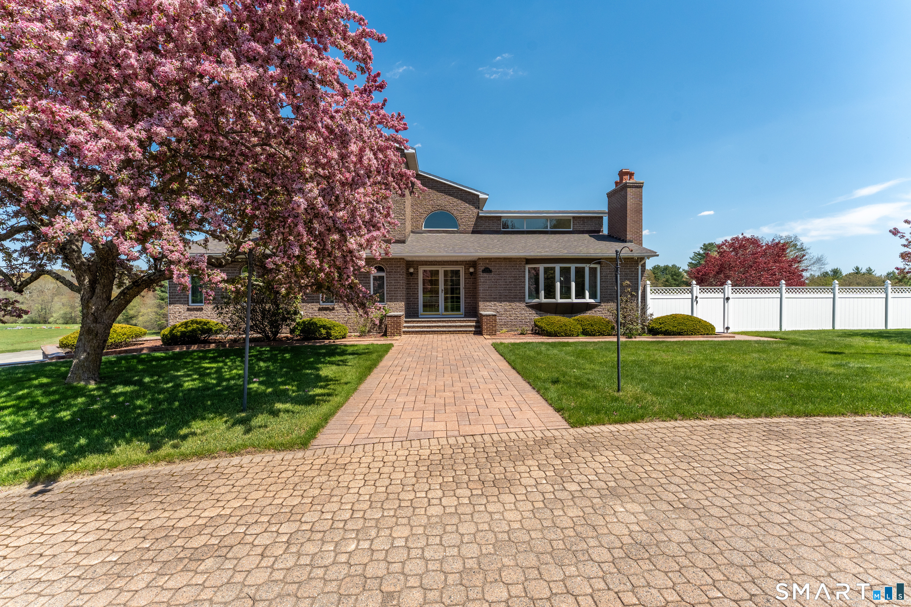 524 Wauregan Road Brooklyn, CT 06234 - Photo 3 of 33