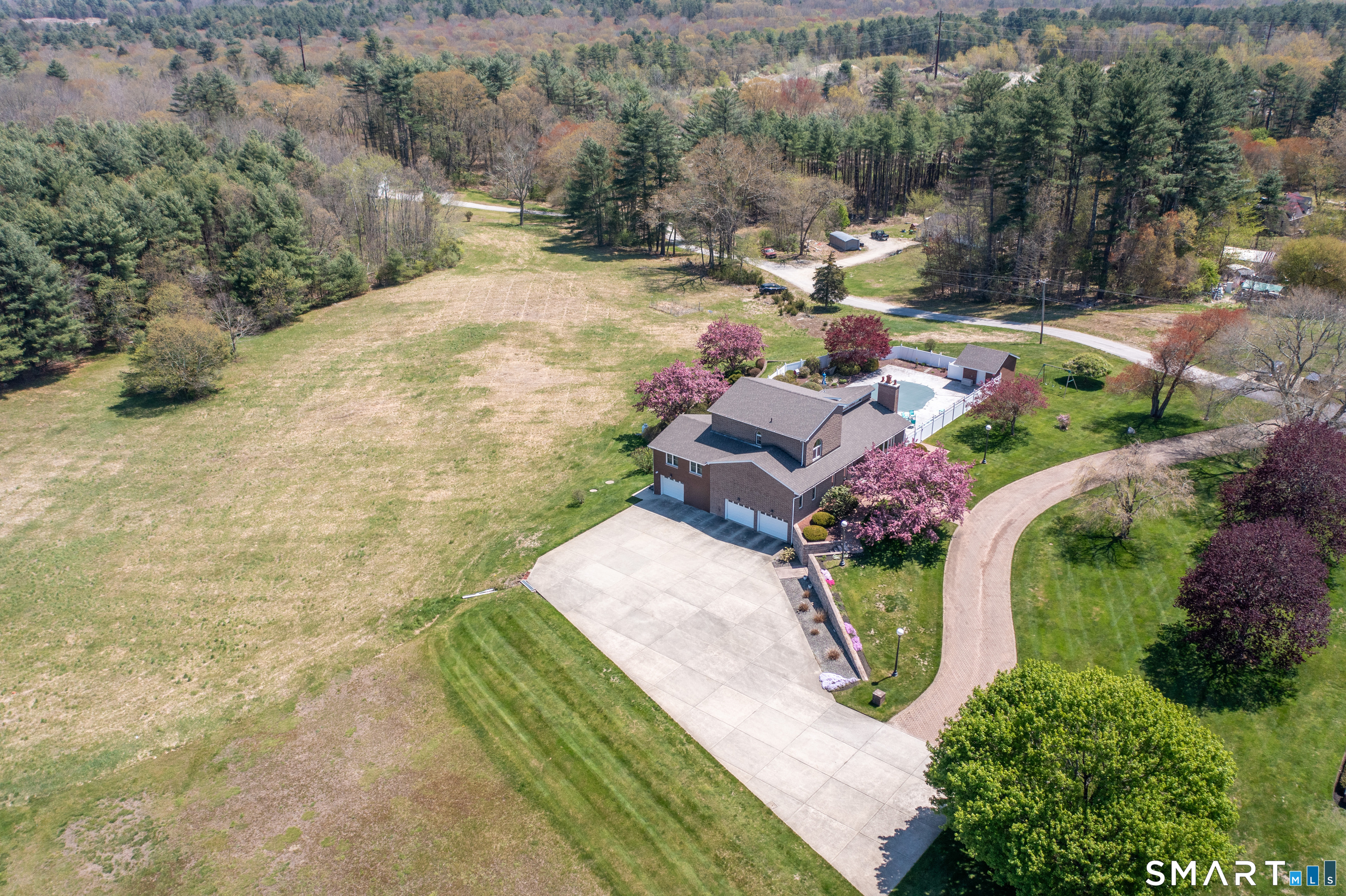 524 Wauregan Road Brooklyn, CT 06234 - Photo 7 of 33