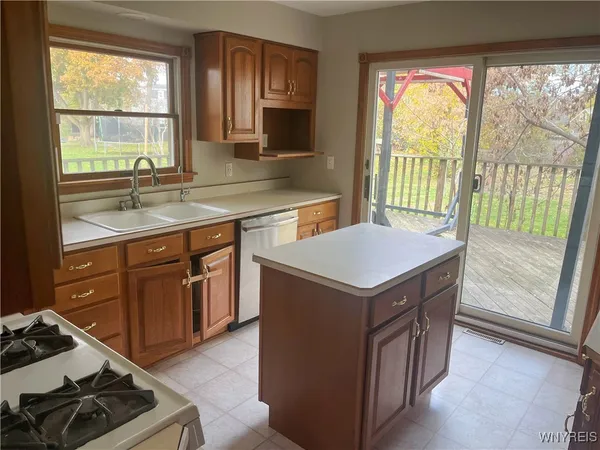 $189,900 | 6067 East Avenue, Newfane, NY 14108