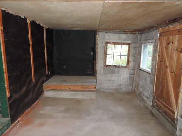 23 East Howe Street Orange, MA 01364 - Photo 27 of 30