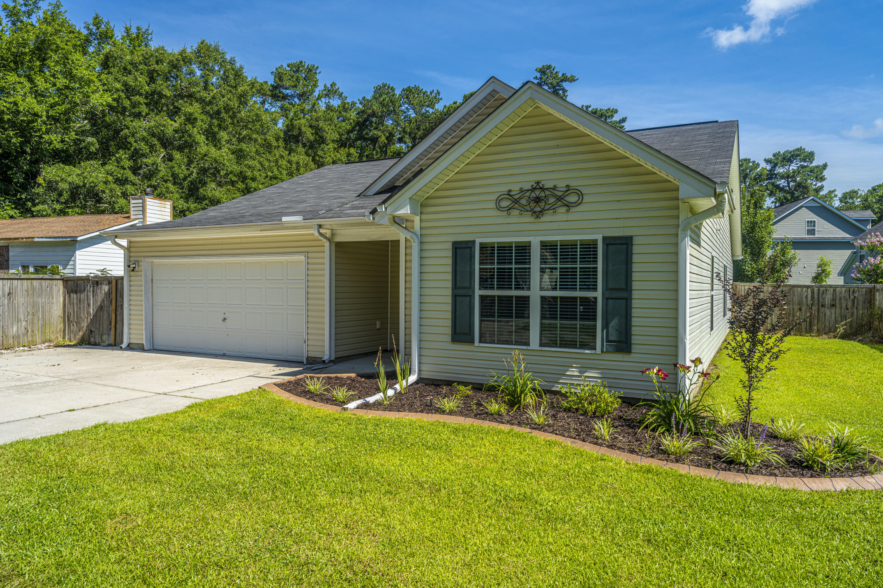 321 Miles Jamison Road Summerville, SC 29485 - Photo 5 of 40 DSC_0884