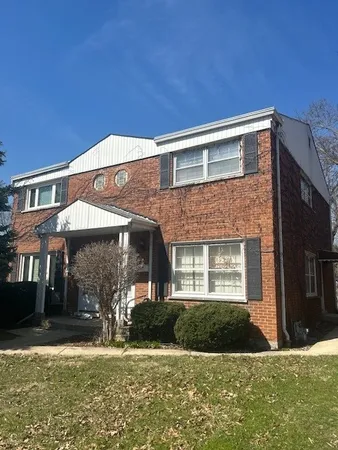 $275,000 | 108 East Burlington Street, Unit B, Riverside, IL 60546