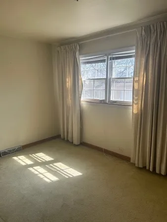 $275,000 | 108 East Burlington Street, Unit B, Riverside, IL 60546