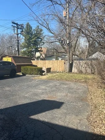 $275,000 | 108 East Burlington Street, Unit B, Riverside, IL 60546