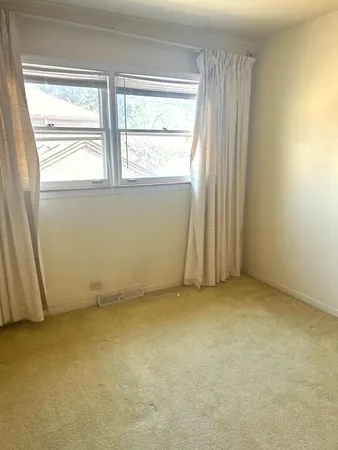 $275,000 | 108 East Burlington Street, Unit B, Riverside, IL 60546