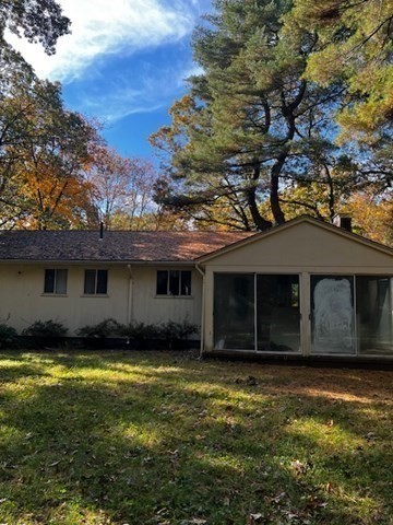 17 Suffolk Road Wellesley, MA 02481 - Photo 4 of 6 a view of a house with a yard