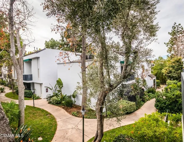 $349,900 | 18645 Hatteras Street, Unit 237, Tarzana, CA 91356