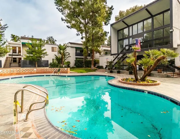 $349,900 | 18645 Hatteras Street, Unit 237, Tarzana, CA 91356