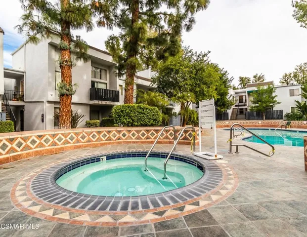 $349,900 | 18645 Hatteras Street, Unit 237, Tarzana, CA 91356