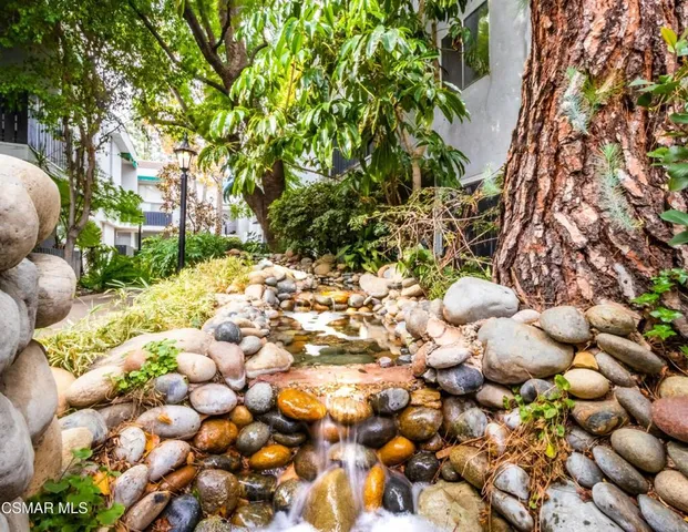 $349,900 | 18645 Hatteras Street, Unit 237, Tarzana, CA 91356