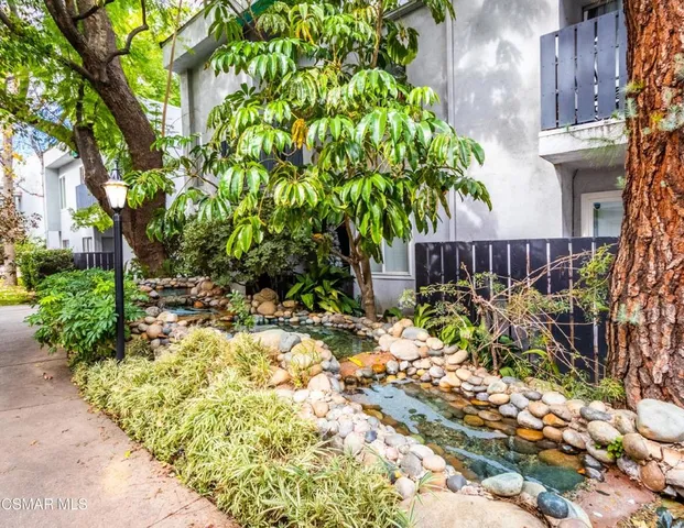 $349,900 | 18645 Hatteras Street, Unit 237, Tarzana, CA 91356