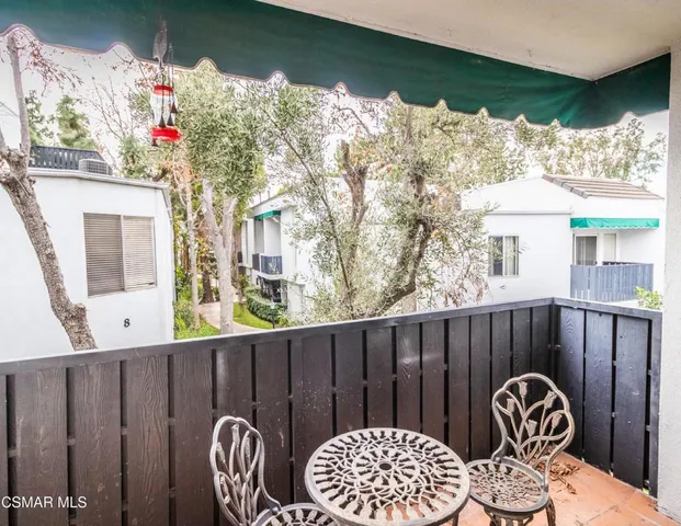 $349,900 | 18645 Hatteras Street, Unit 237, Tarzana, CA 91356