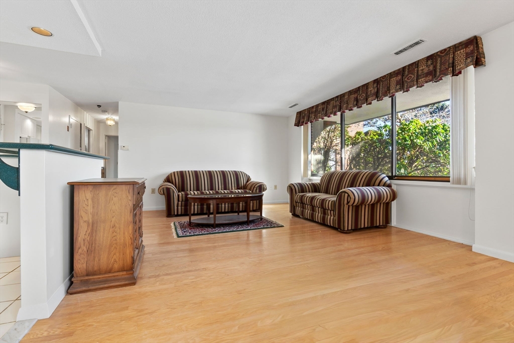 1008 Paradise Road, Unit 1M Swampscott, MA 01907 - Photo 18 of 38 Gallery Image 18