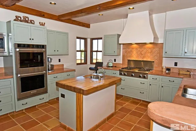 $1,147,000 | 10 Dee Court, Smith, NV 89430