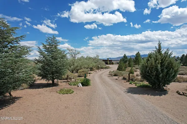 $1,100,000 | 10 Dee Court, Smith Valley, NV 89430