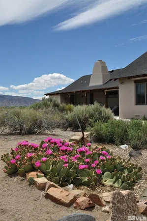 $1,100,000 | 10 Dee Court, Smith Valley, NV 89430