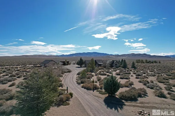 $1,100,000 | 10 Dee Court, Smith Valley, NV 89430