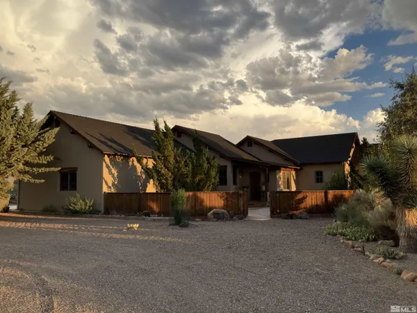 $1,100,000 | 10 Dee Court, Smith Valley, NV 89430
