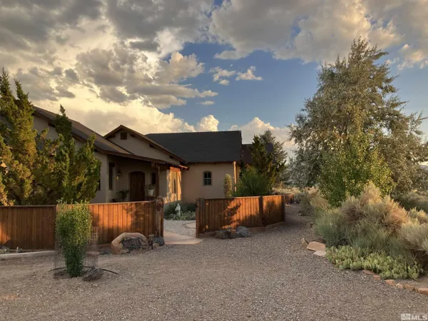 $1,100,000 | 10 Dee Court, Smith Valley, NV 89430