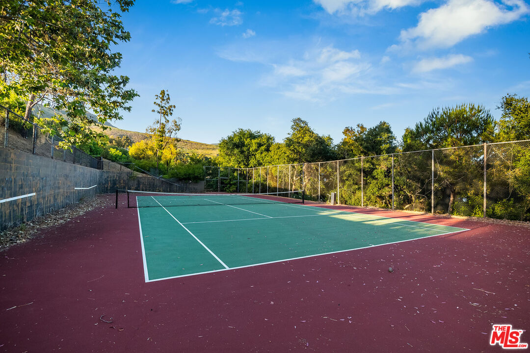 29829 Harvester Road Malibu, CA 90265 - Photo 21 of 44 a view of a basketball court