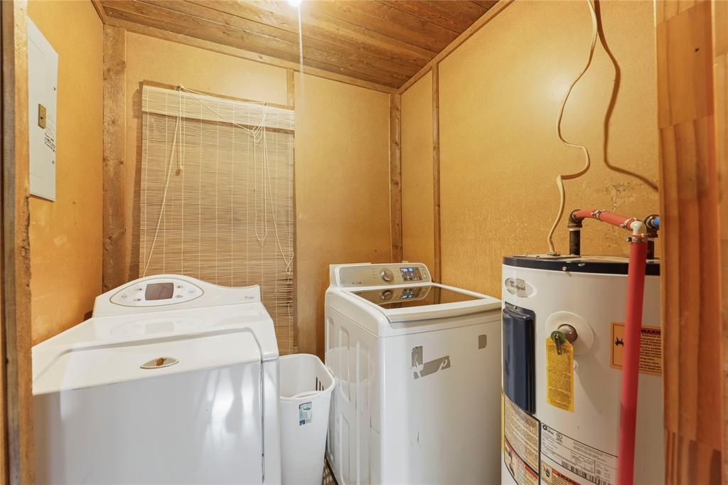 19331 Allen Ranch Road Eustace, TX 75124 - Photo 25 of 37 Full size washer and dryer area